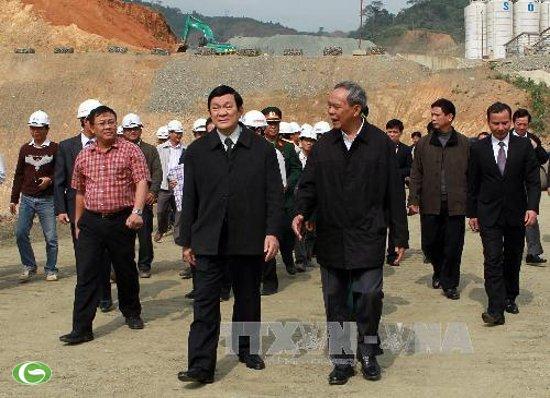 ປະທານເຈືອງເຕີນຊາງ ຢ້ຽມຢາມ ແລະ ເຮັດວຽກຢູ່ລາຍເຈົາ